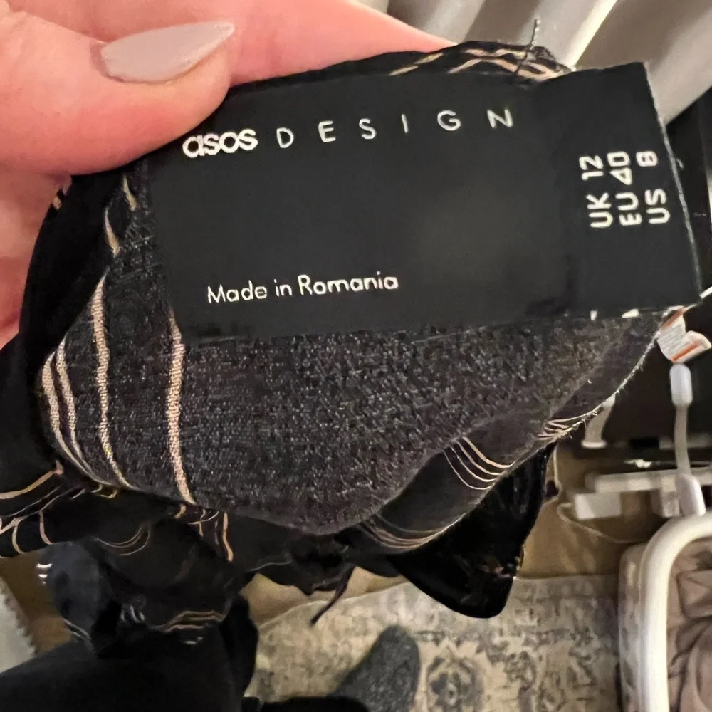 ASOS Design Plaid Windowpane Jumpsuit NWOT 8 - Picture 3 of 3